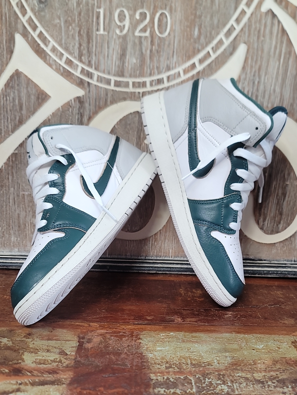 Nike Air Jordan 1 Mid SE 'Oxidized Green' Wmns 8 Good Condition Fast Shipping - Picture 3 of 15